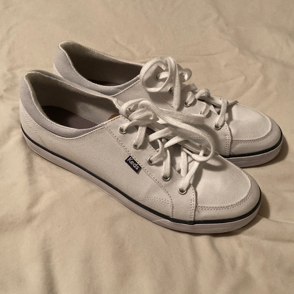 Like New 9.5 Ladies Keds Center II CVS/Stripe White Tennis Shoes